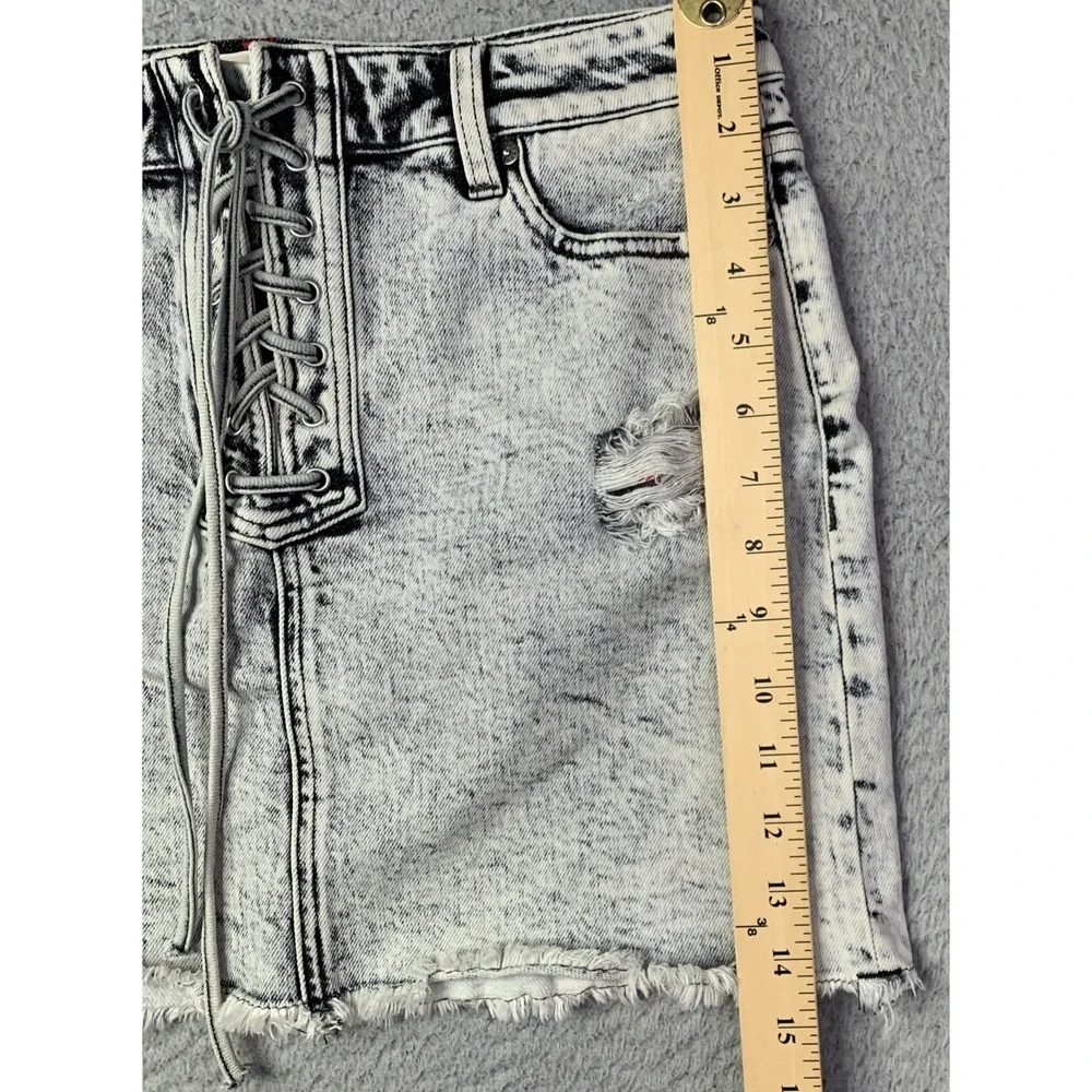 Alice + Olivia Skirt Womens Size 27 Acid Wash Lace Up Denim Mini Skirt Raw Hem